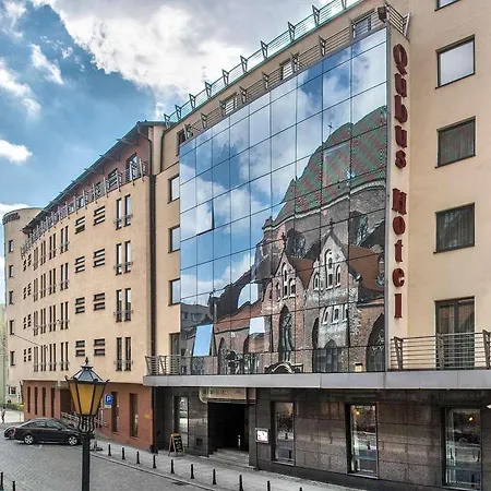 Qubus فندق