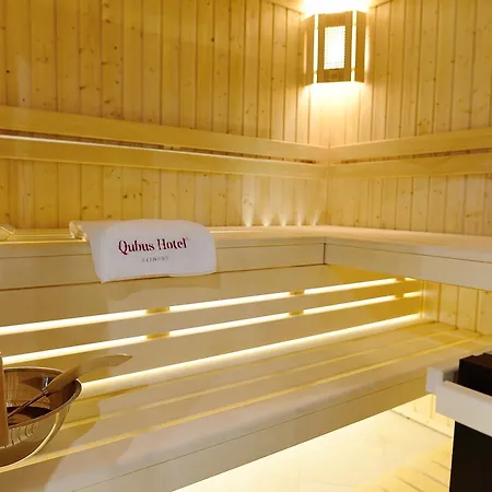 Qubus Hotel