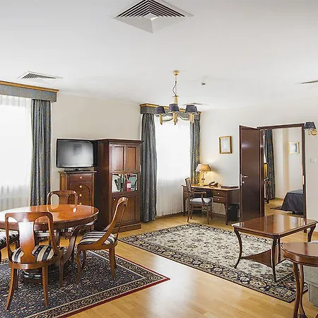 Hotel Qubus